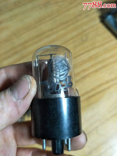 电子管几个.有一个黑管少见