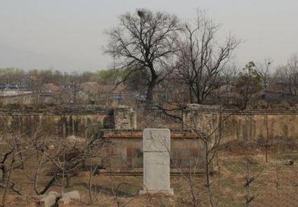 明朝贵妃墓地乾隆本想铲除挖掘中见到八个字