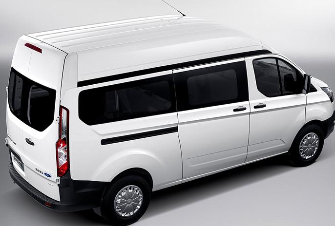 江铃 新全顺 2017款中轴中顶商务230马力 汽油 封闭货车的封面图