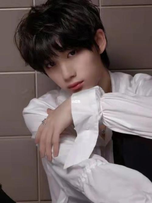 99tnt丁程鑫颜值分析,清冷狐系少年75_丁程鑫_时代少年团_内眼角