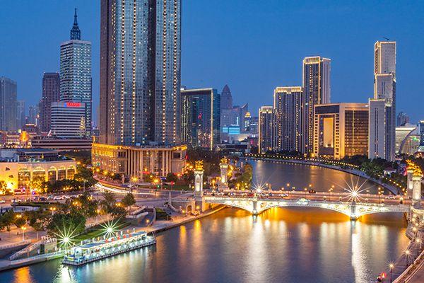 城市夜景灯光亮化要结合怎样的实际情况才能够将其价值利用率提高