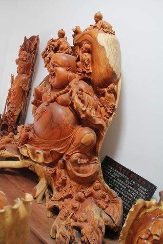 红豆杉根雕 弥勒佛像摆饰 家居摆饰 公司摆饰 集团摆件