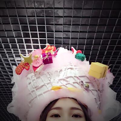 谁把蛋糕放在了我头上