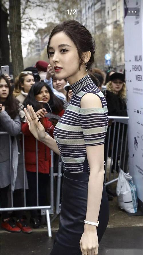 古力娜扎外网无修图来了 与韩国第一女神金喜善同框