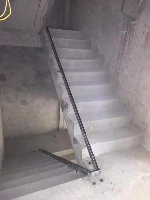 玻璃槽钢写字楼楼梯插槽卡槽固定件预埋u型槽工程扶手