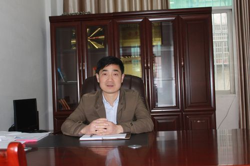 现任广丰区实验中学校长.