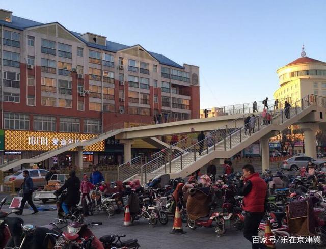 河北张家口市唯一拥有三座过街天桥的县城,怀来县沙城