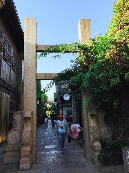 到南京必去老门东:高颜值汉服美女扎堆,文艺青年拍照