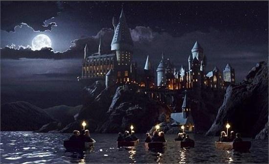 石家庄惊现"霍格沃兹魔法学校" 实为国内最大动漫城"灰姑娘城堡"