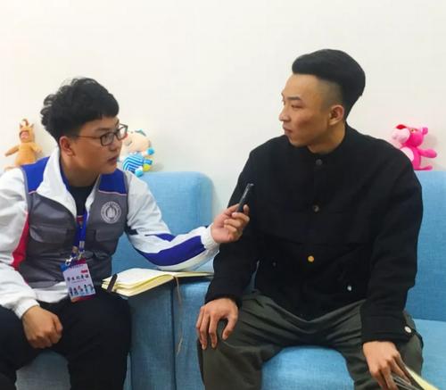 闪光的信院第229期:感受追梦少年杨晓雄与艺术的不解之缘