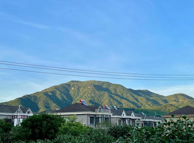 夏天的天空总是湛蓝又美好