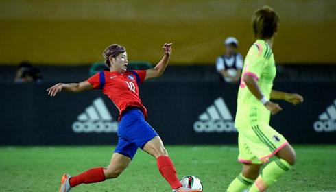 东亚杯:圆月弯刀压哨绝杀 韩国女足2-1日本