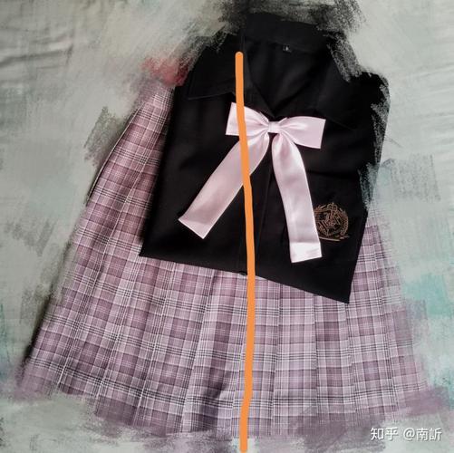 请问,jk制服小裙子该怎么叠啊,求教程,感谢!