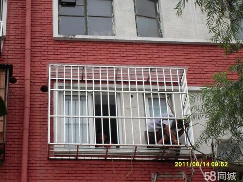 和义不锈钢防盗窗防盗网安装东高地防护栏防护窗安装