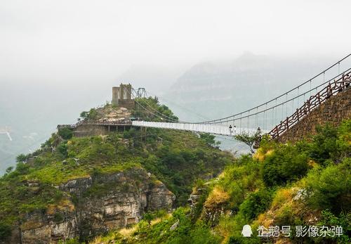 十渡现"悬空"玻璃吊桥,纯中国制造,有人整天悬在"半空