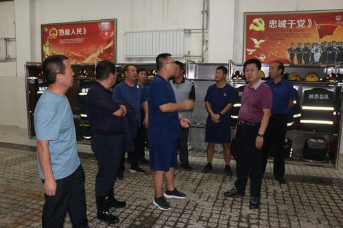 清涧县县长高明伟一行莅临清涧大队检查指导防汛工作