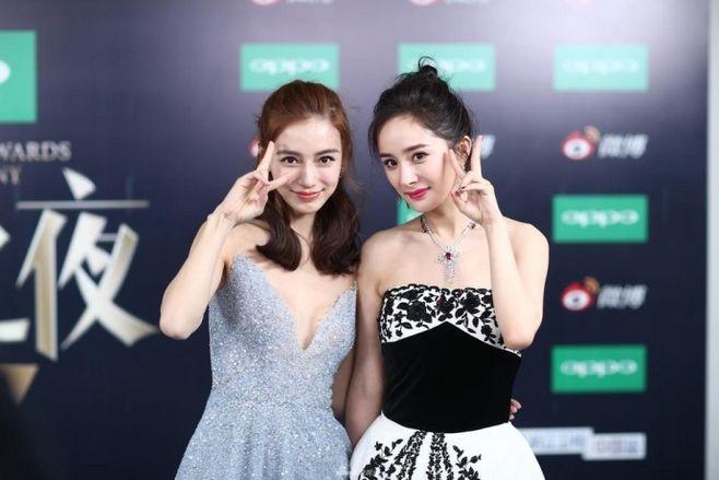杨幂angelababy同框比美 亲密合照大秀姐妹情