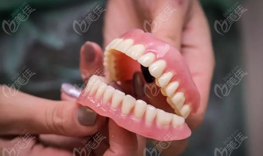 嘉兴满口假牙多少钱顺道看看哪里做半口全口镶牙比较好吧