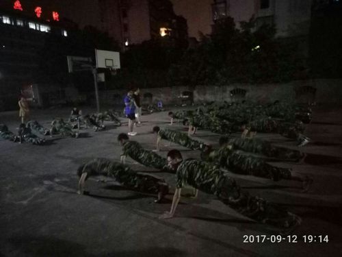写美篇    军训开始前集合,唐院长做开营讲话,学院地处美丽榕城闽江之