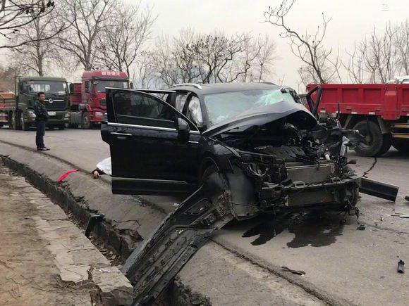 同一平台打造,中美帕萨特碰撞截然不同,真当国人钱多命大?