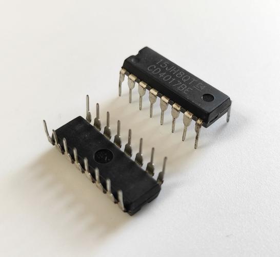 原装cd4017be cd4017bm dip16 直插 cd4017 十进制