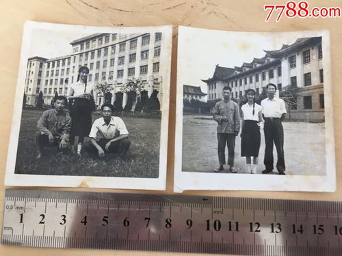 四川成都大学老照片两张