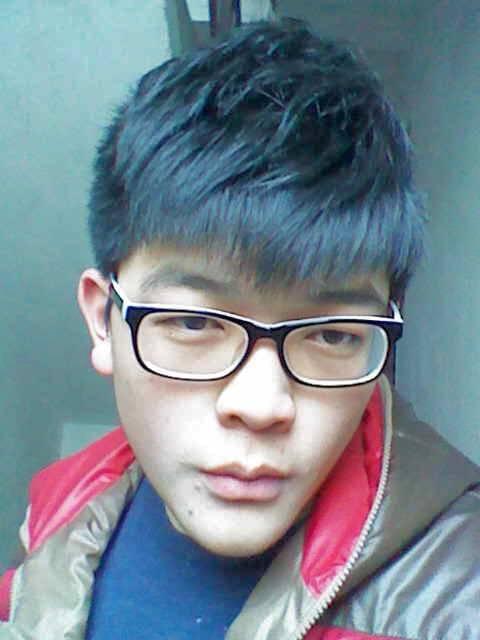 胖的男生留什么发型 脸比较尖 头顶较尖 不喜欢爬的或