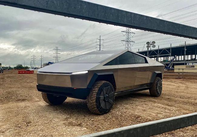 厉害了,这就是特斯拉的全电动皮卡cybertruck真车