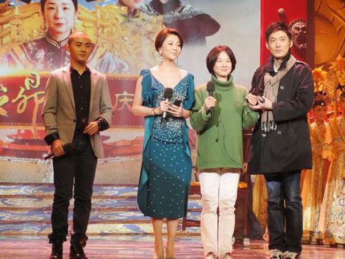 张博,田中裕子,殷桃,余少群(从右至左).