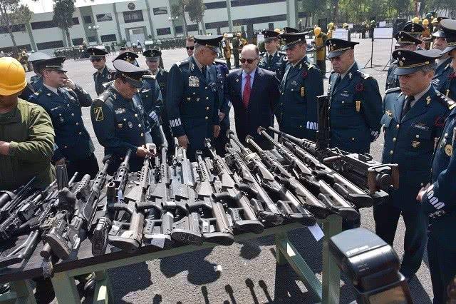 原创是毒贩还是军队?全球最大贩毒集团,人数10万,装备武装到牙齿