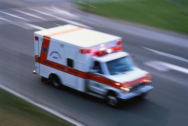 救护车因过路费被拦 高管局:未规定救护车免通行费