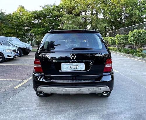 回到乡下好多人开奔驰ml500原因是每部才五万元开出小资情调