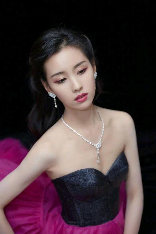 陈都灵美丽时尚高清壁纸