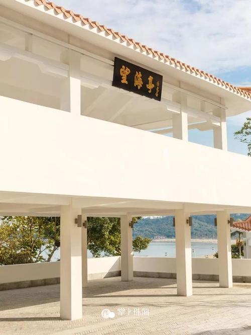 旅游攻略 藏在海滨北路一侧,有个叫望海亭的景点,因为一直在修缮所以