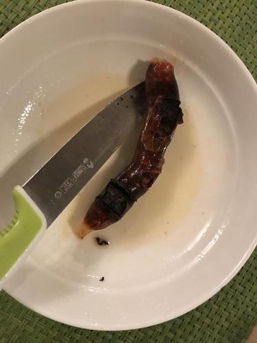 自习回来觉得饿,拿起香肠就要加热一下.