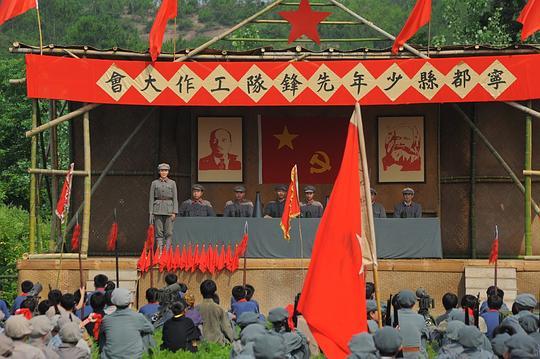 少共国际师的剧照