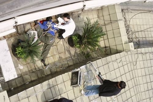 网友目击蜘蛛人从高楼坠下身亡【组图】