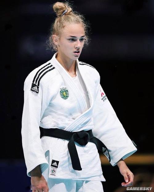 美貌与力量并存00后乌克兰柔道美少女dariabilodid