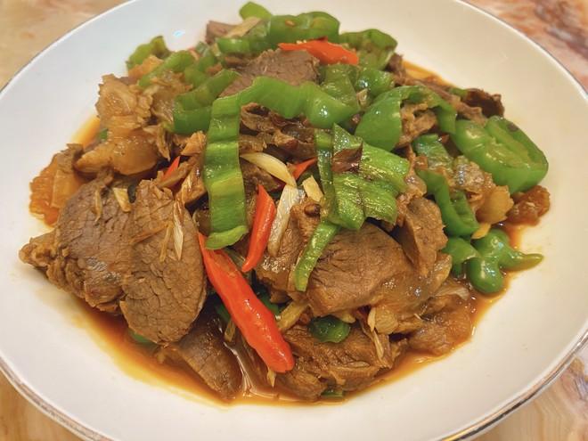 家常菜 辣椒炒牛肉          这个是熟牛肉版本,和小炒黄牛肉做法不一