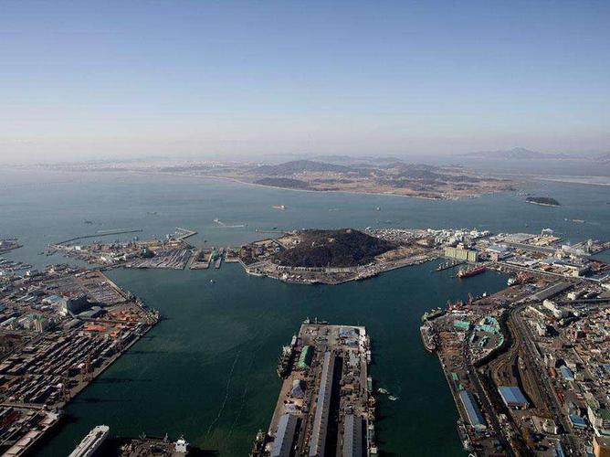 仁川(韩国语:),韩国西北部滨海城市,第二大港口,第三大城市,面积1062