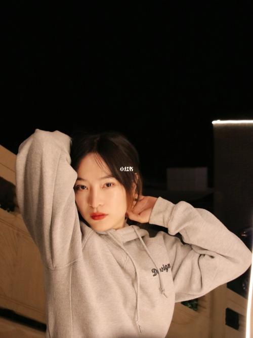 自拍姿势/如何摆pose/夜拍/淡妆女孩_自拍_淡妆_夜拍