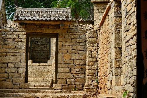 古民居石房,古民居石院,玄帝庙,老古井,许多石屋的门口挂着"老油坊","