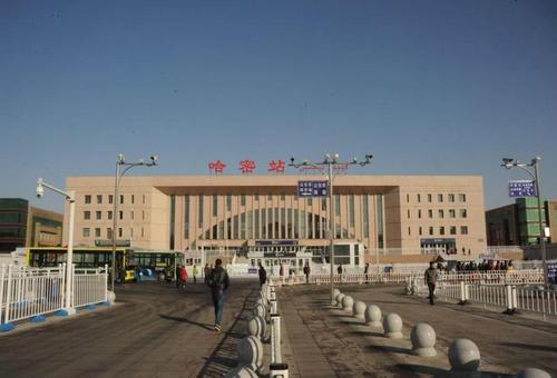 昌吉火车站建于1985年,是位于新疆维吾尔自治区昌吉市的一个铁路车站