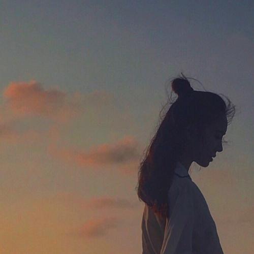 女生文艺小清新唯美美女背影图片头像光影冷色调安槿q1106654093伤感