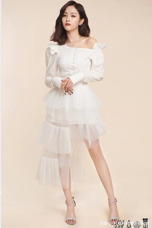 夏季一字带凉鞋怎么穿好看,跟着杨幂,周冬雨,吴宣仪学