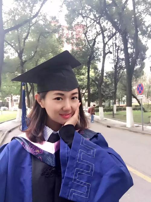 美女作家胡文静:我也想静静,静静是谁