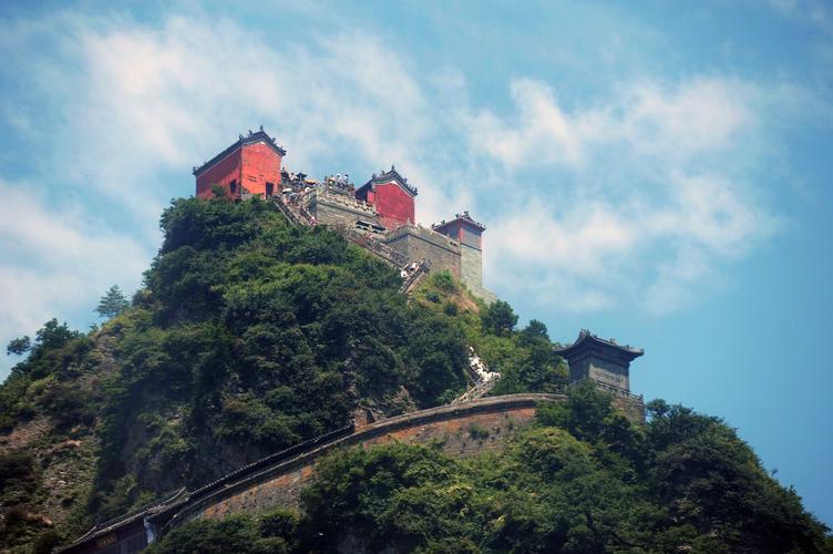 武当山古建筑群保护获点赞中国6项保护状况报告通过世遗大会审议