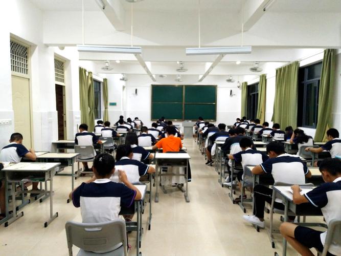 华二黄流中学官网