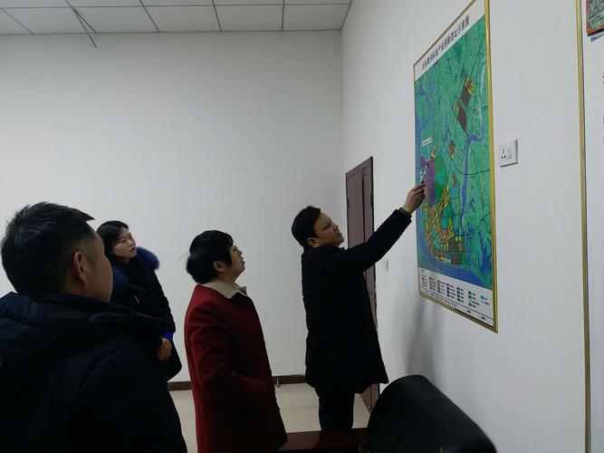 园区党工委副书记黄文浩同志汇报园区新调整后的情况