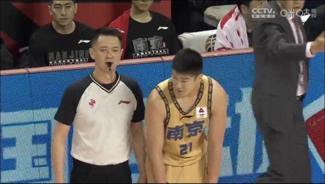 翟晓川领衔6虎将发威王子瑞独木难支北京首钢5834南京同曦